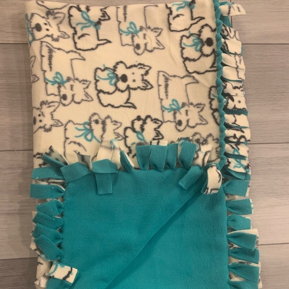 Handmade fleece tie blanket - Picture 3 of 3